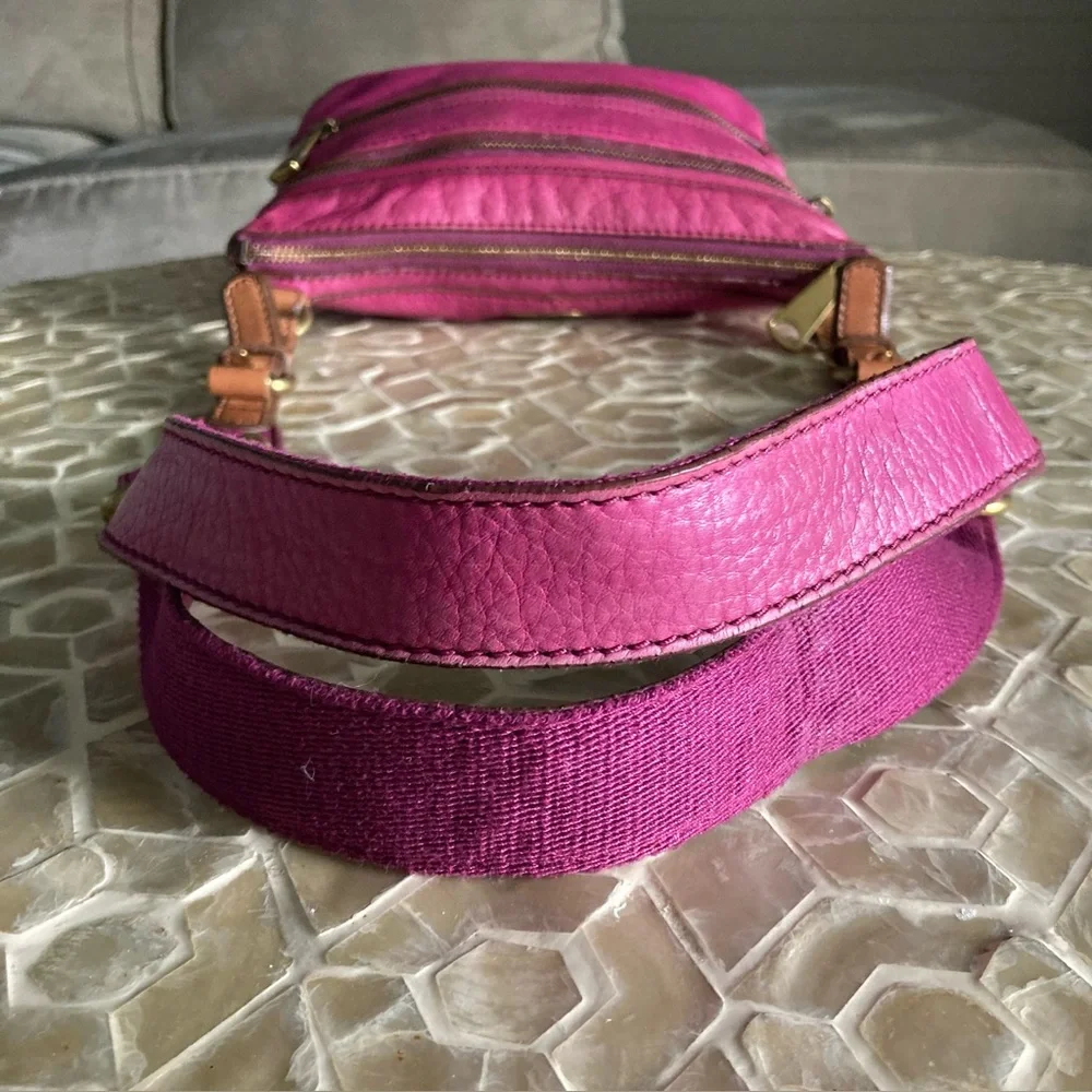 Fossil ‘Explorer’ cow-hide leather crossbody in ‘fuchsia’ - Picture 10 of 15